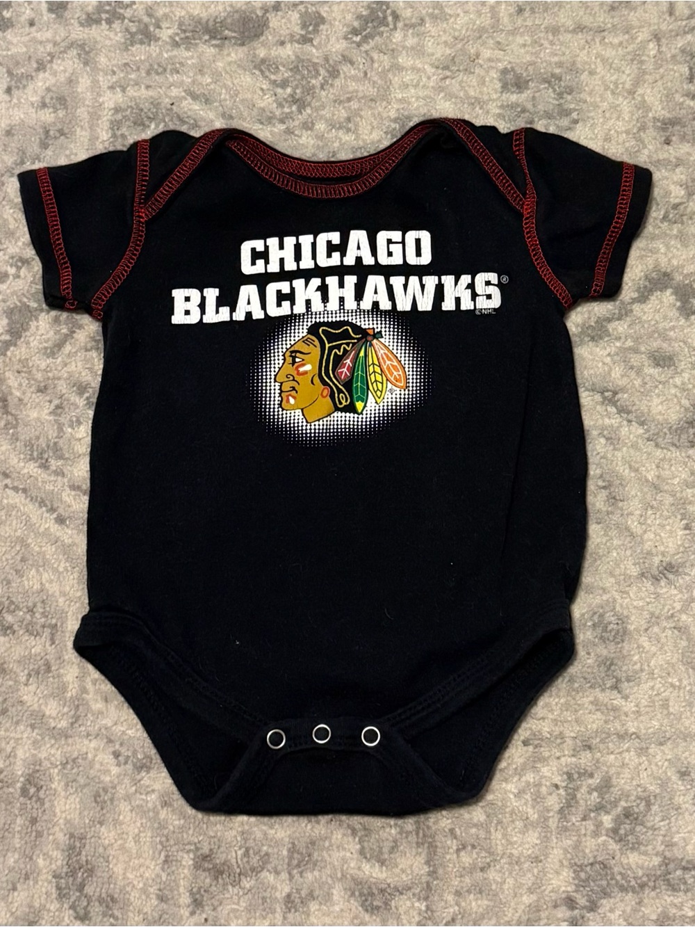 Chicago Blackhawks Baby Bodysuit 6–9M NHL Black Red Infant Onesie